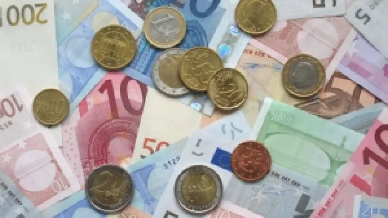 Bulgarii vor evro in locul euro 

