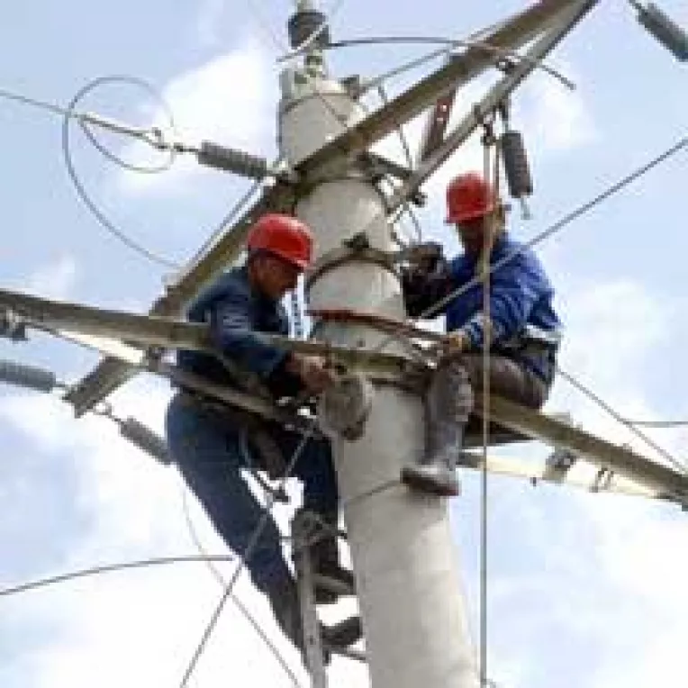 Bursele din Romania se bat sa vanda energie