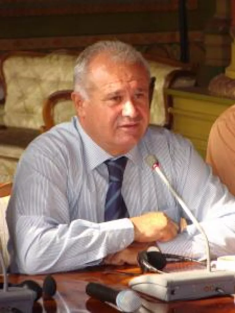 Calinoiu si Mantog s-au rafuit in sedinta CJ pe licitatia la DJ 661