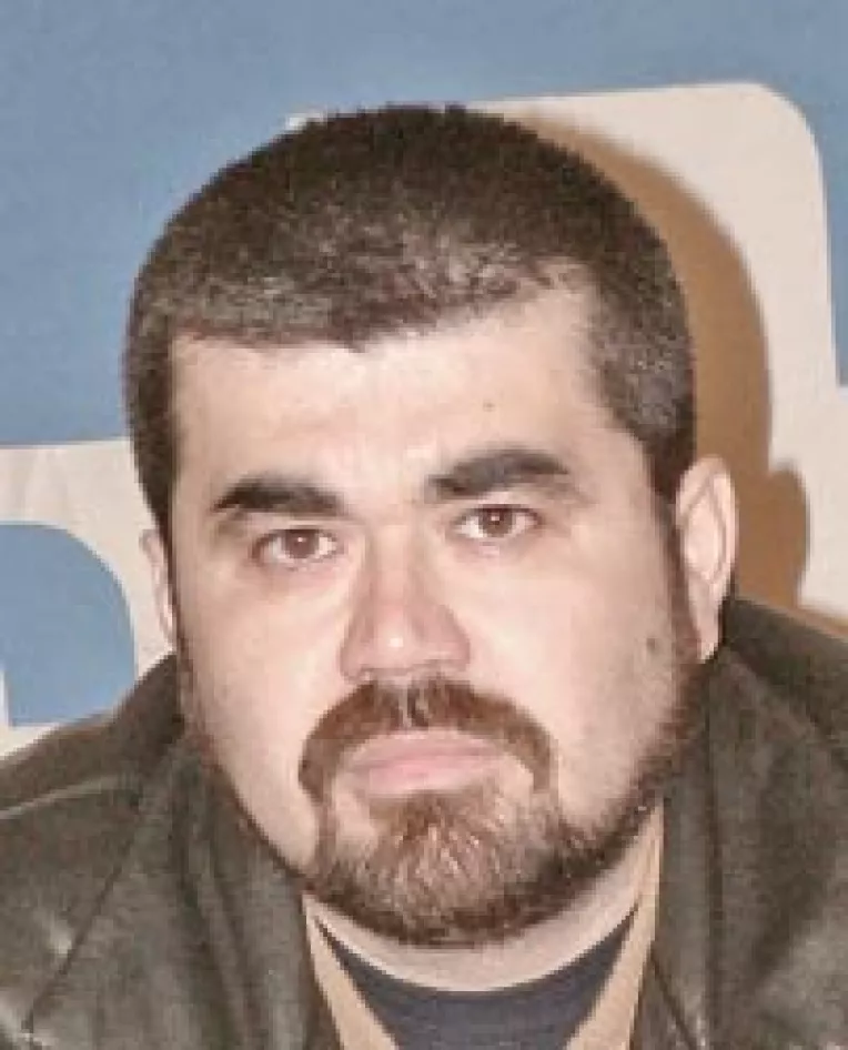 "Cand esti mic trebuie sa latri, ca sa fii bagat in seama"