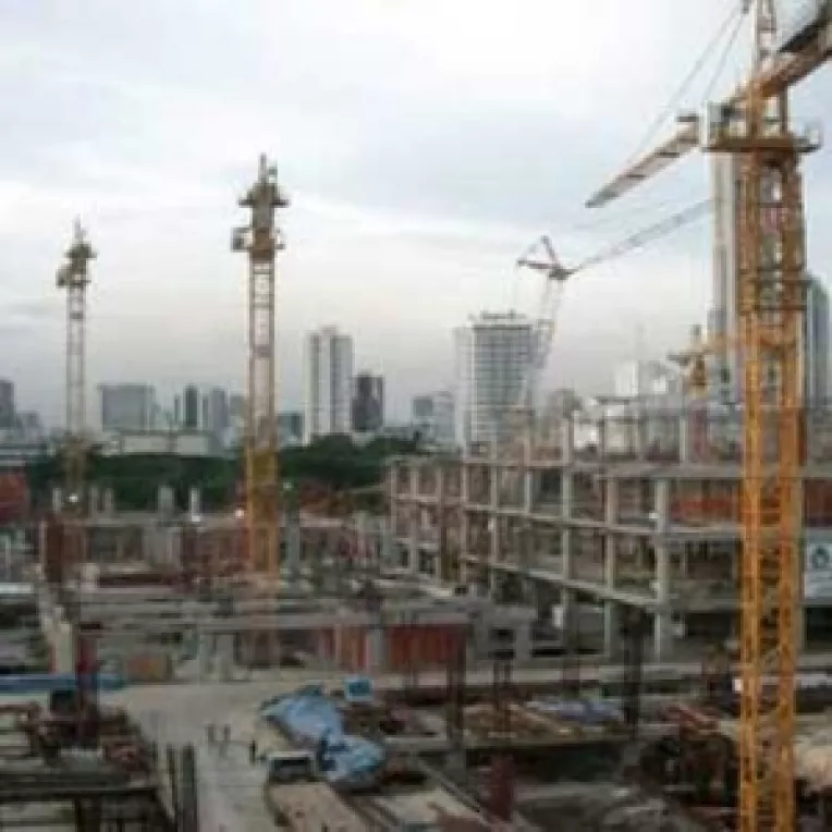 Canicula nu opreste avantul pietei imobiliare
