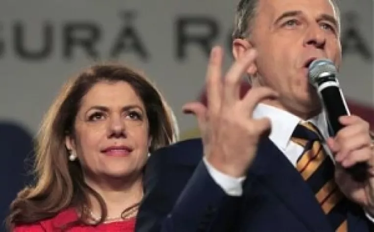 Cariera politica a lui Geoana arsa de "flacara violet".