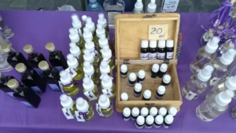 Carmen Iban de la Flori lavanda: La standul nostru  gasiti numai produse din lavanda!