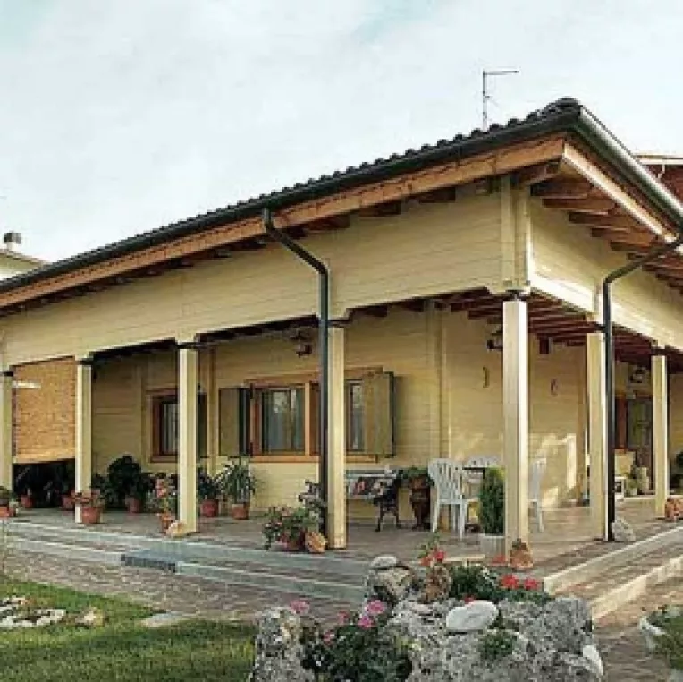 Casa din lemn, de opt ori mai ieftina decat cea din beton