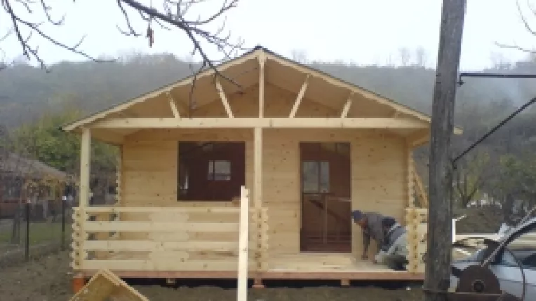 Casa la tara in Romania: Un business de un miliard neafectat de criza