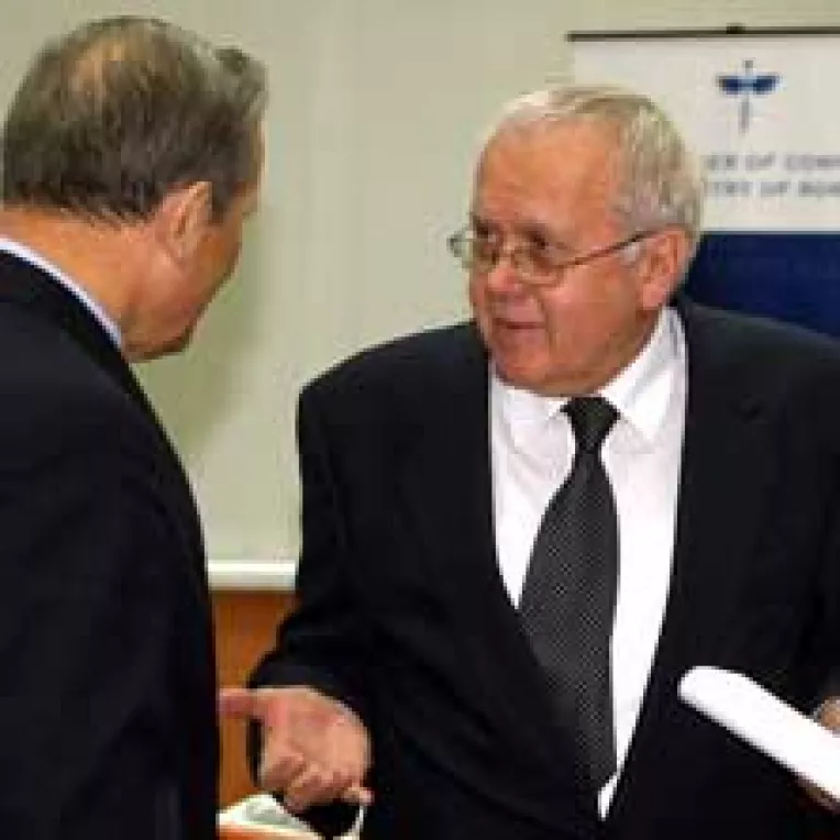 Case mari, impozite mici