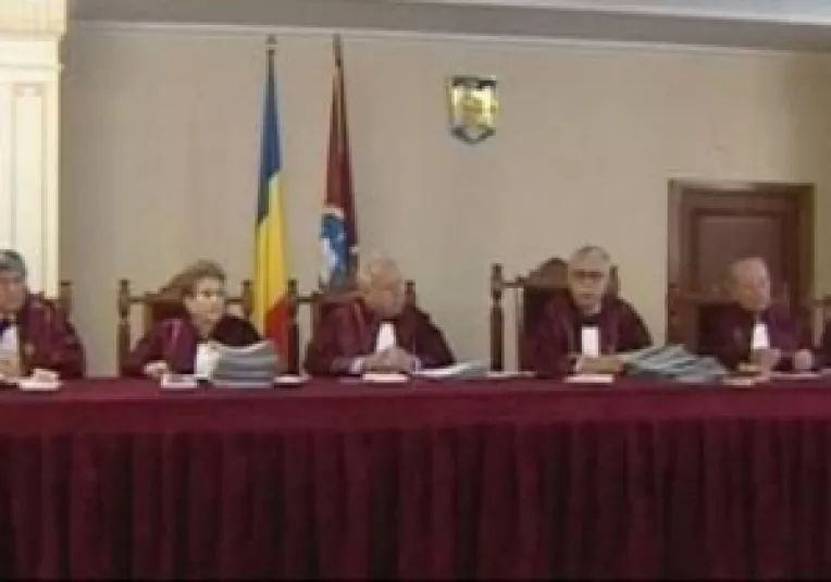 CCR dezbate la 23 martie sesizarea privind Codul Muncii 