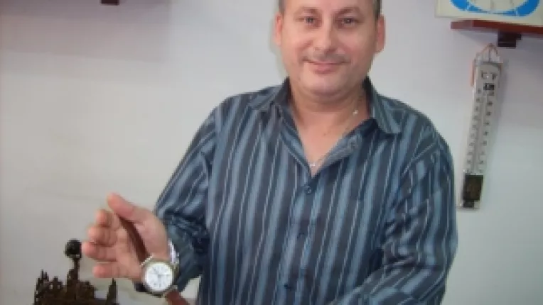 Ceasornicarul Catalin Vardianu: "Fostul Ministru Adrian Cioroianu vrea ca ceasurile lui sa mearga perfect!"
