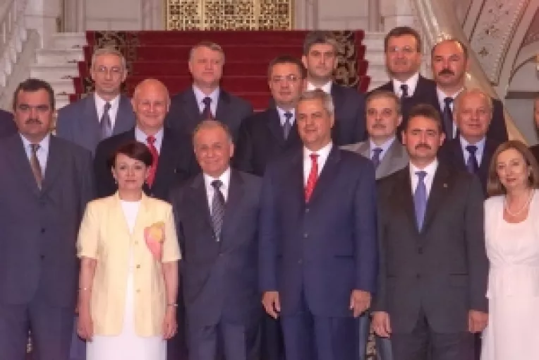 Cel mai bun Guvern postdecembrist: Unde sunt zapezile de altadata?