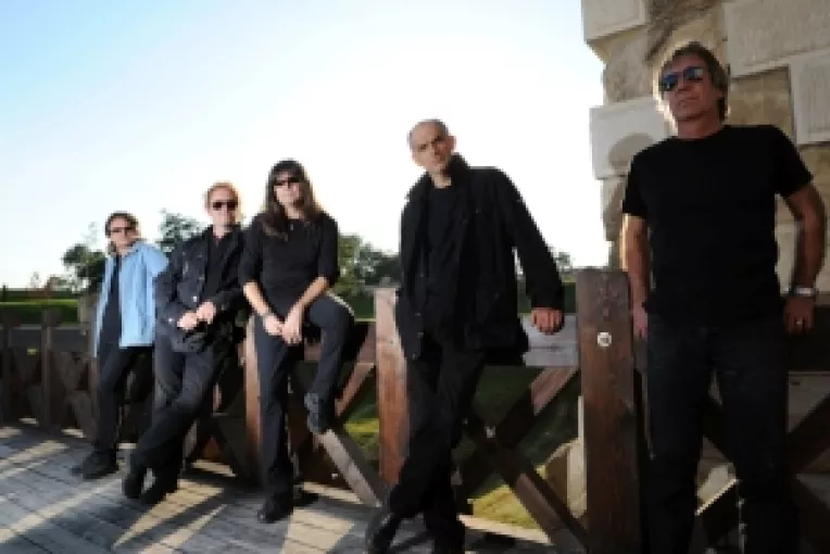 Celelalte Cuvinte, din nou pe scenele din tara

 
