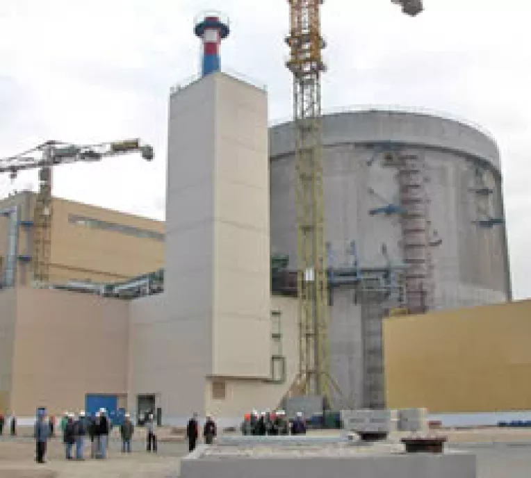 Centrala Nucleara pompeaza banii intr-o firma obscura