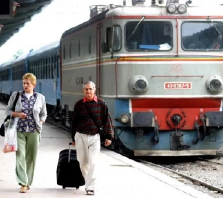 CFR va despagubi calatorii intarziati