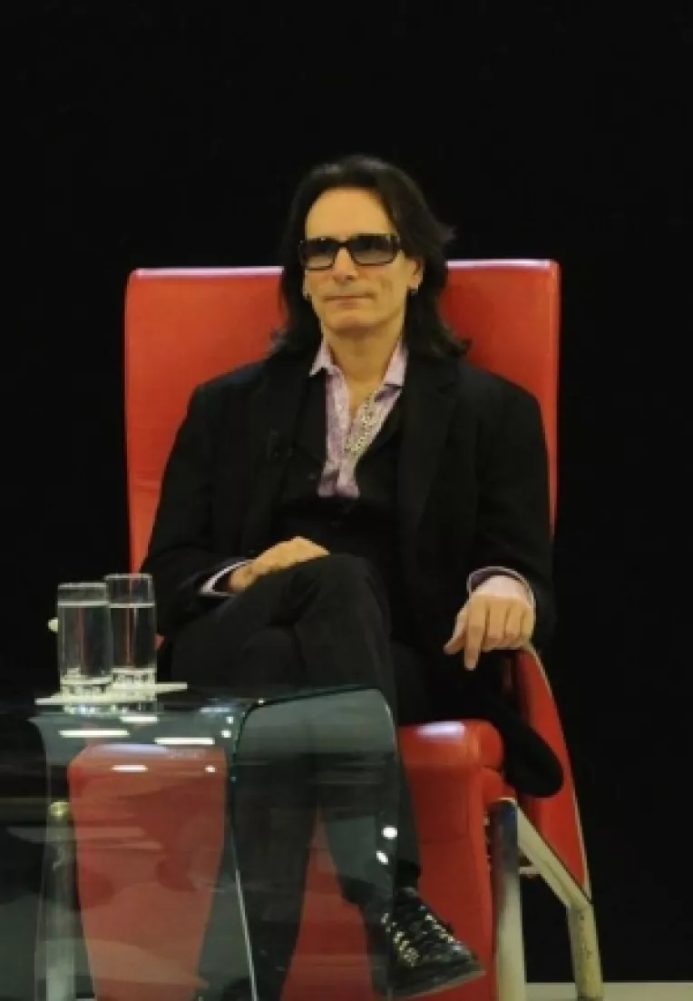 Chitaristul Steve Vai vine joi la "Romania frumoasa", la TVR 2

