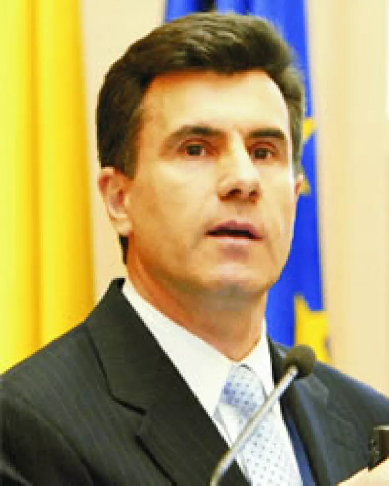 Clasa politica majoritara respinge desemnarea lui Lucian Croitoru ca premier