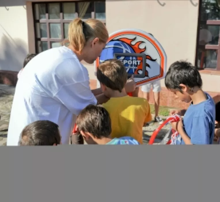 Clubul mamicilor Johnson & Johnson face donatii pentru 70 de copii