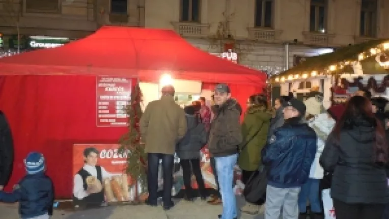 Coada la kurtos kolacs, la targul de la Universitate!