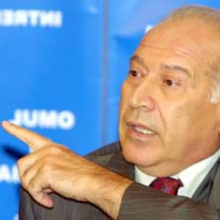 Coalitia isi pune singura piedica