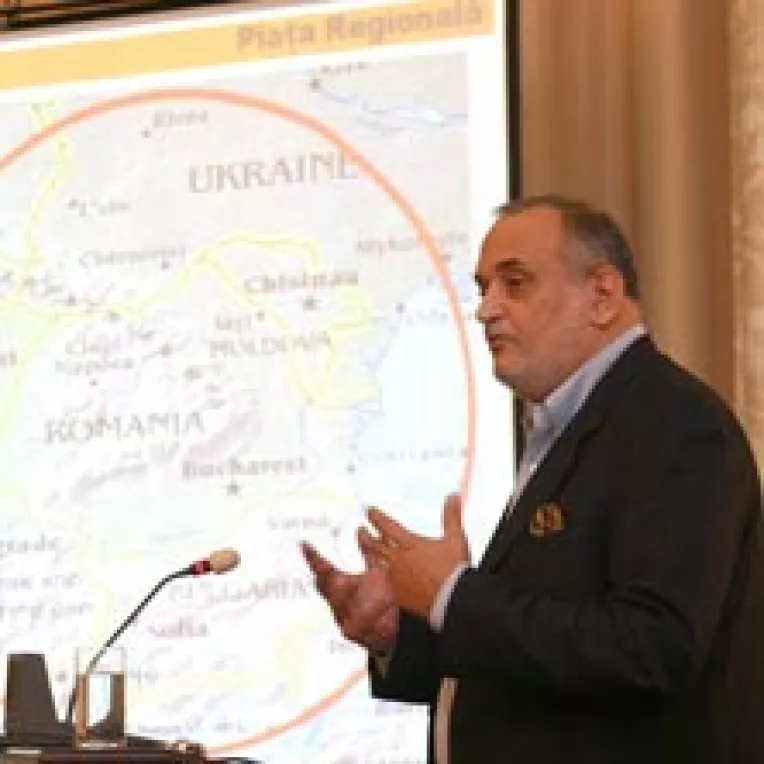 Combustibilii la pompa s-ar putea scumpi cu 18%