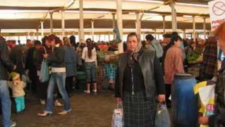 Comerciantii dau atacul la buzunare