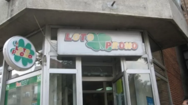 Comision intre 7 si 14% pentru cei care vand lozuri