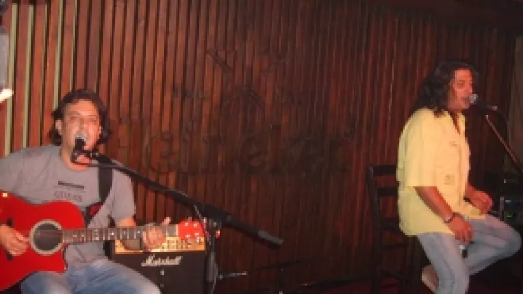 Concert acustic cu formatia Krypton, la Hanul cu Tei