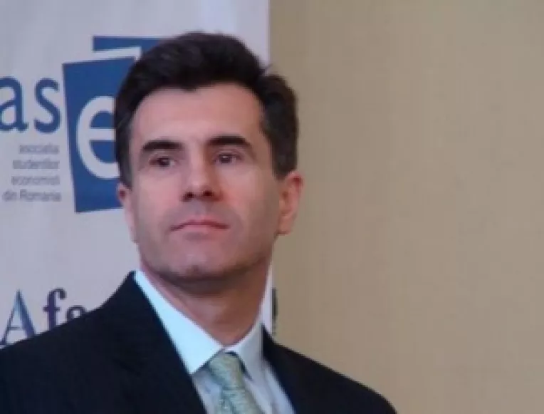 Conducerea Parlamentului va stabili astazi calendarul procesului de investire a noului guvern