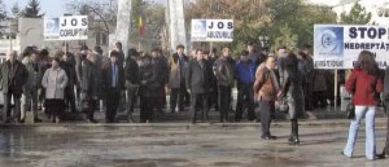 Conservatorii au protestat impotriva Guvernului