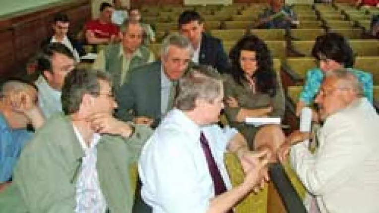 Consilierii Aliantei au votat cot la cot cu cei social-democrati