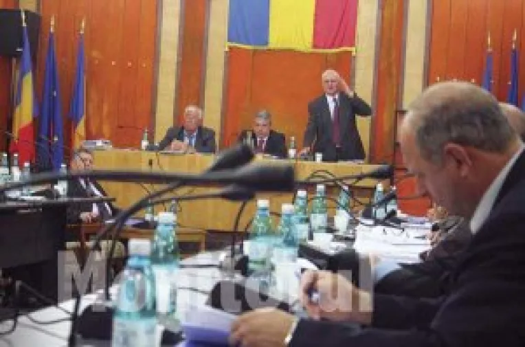 Consilierii locali ajuta Apa Canal

 

O decizie deloc... furtunoasa