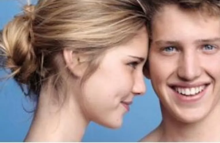 Consultatii gratuite pentru tratarea acneei cu BIODERM si EFFACLAR DUO



