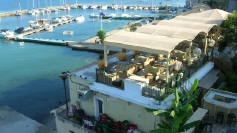 Corfu Town sau Kerkyra, capitala Insulei Corfu, una dintre Insulele din Marea Ionica