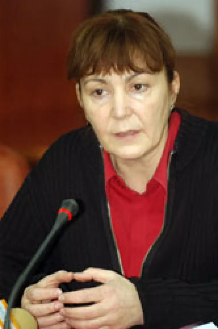 Cozmin Gusa sustine ca Monica Macovei si-a falsificat CV-ul