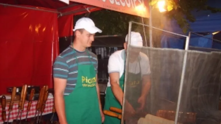 Cozonac secuiesc la standul lui Attila din comuna Lupeni, Harghita, la targul de la MTR