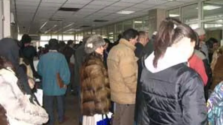 Craiovenii au facut coada la plata taxelor si impozitelor