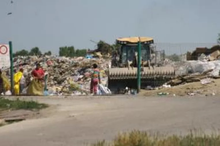 Craiovenii, jecmaniti cu apostila. Blat in meciul gunoiului