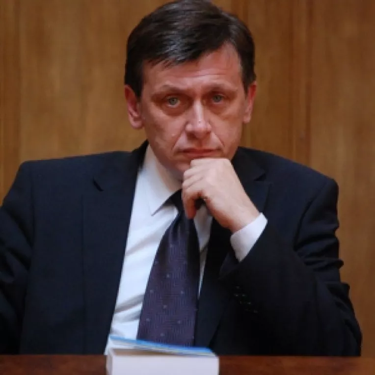 Crin Antonescu: "Alegerile prezidentiale pleaca de la zero. Suntem in joc"