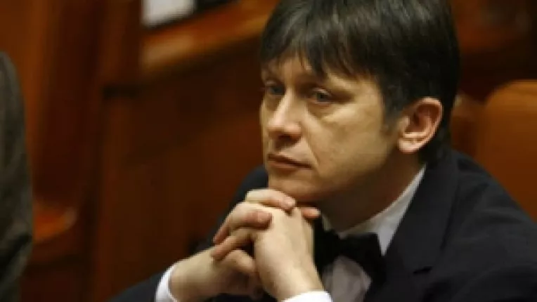 Crin Antonescu: "Basescu vorbeste despre reformarea statului, dar timp de 5 ani n-a facut nimic"

