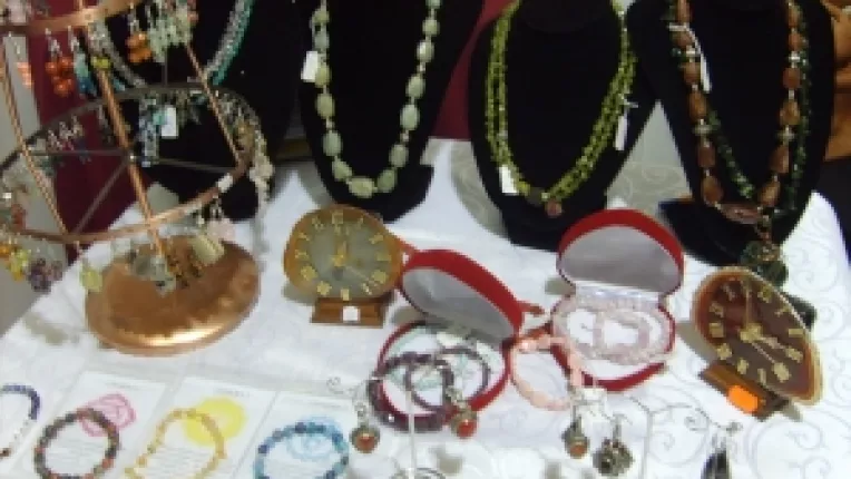 Cristale semipretioase si produse cu simboluri Reiki, de Valentine’s Day, la Sala Dalles