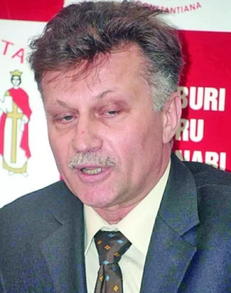 Cu restante sau pusi "cu burta pe carte", primarii din judet au inceput sa prinda gustul studentiei