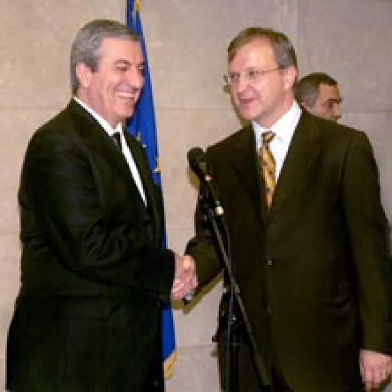 Cu un picior in Europa