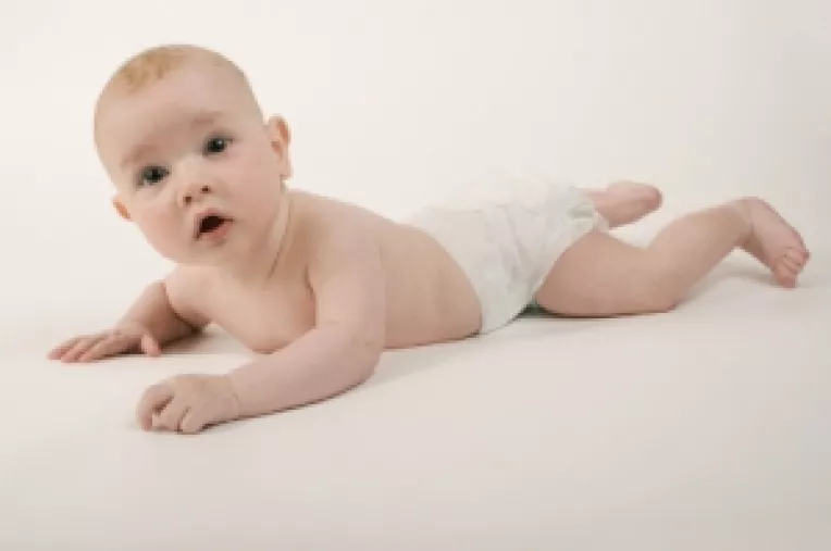 Cursurile de inot, benefice pentru bebelusi