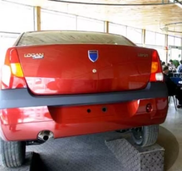 Dacia ii prinde pe francezi