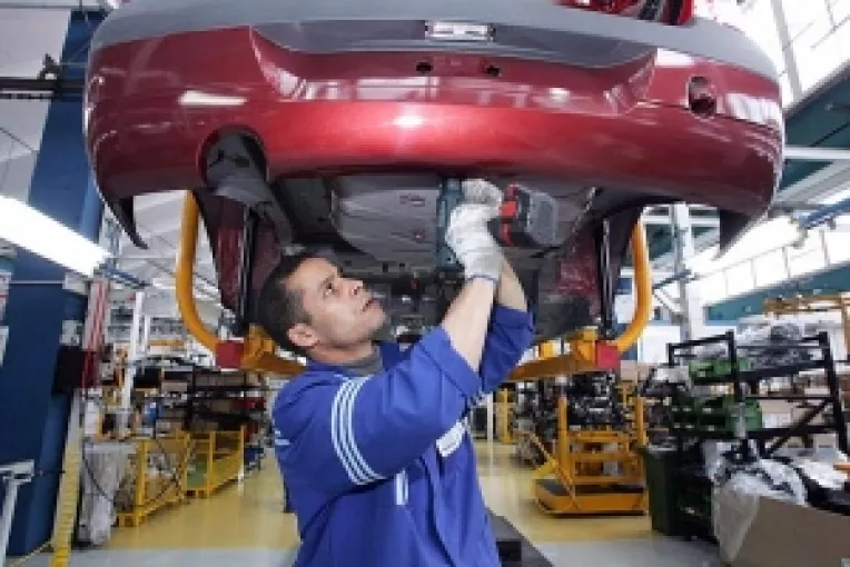 Dacia va angaja 500 de persoane