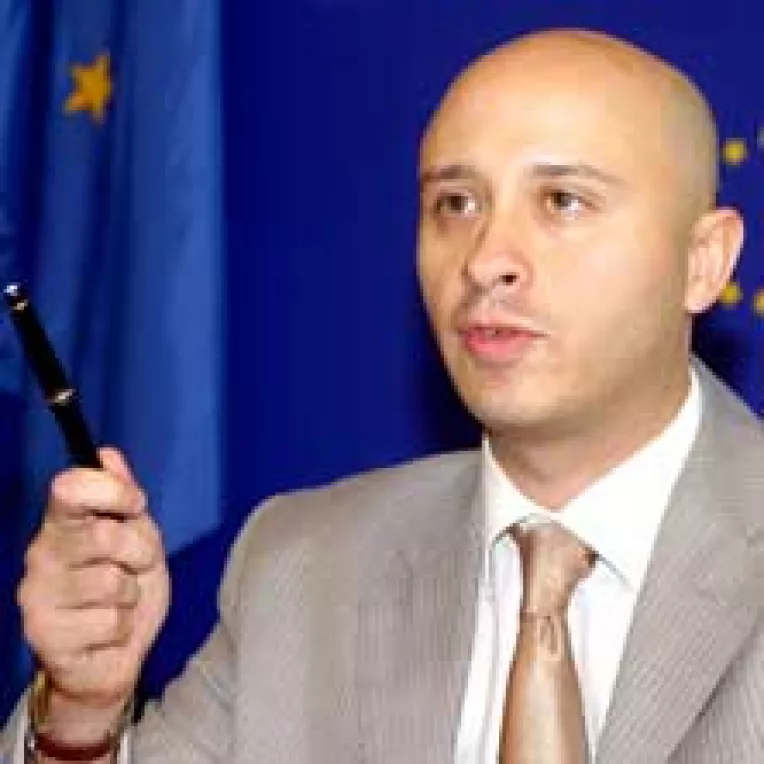 Datornici la stat vor exista si dupa integrare