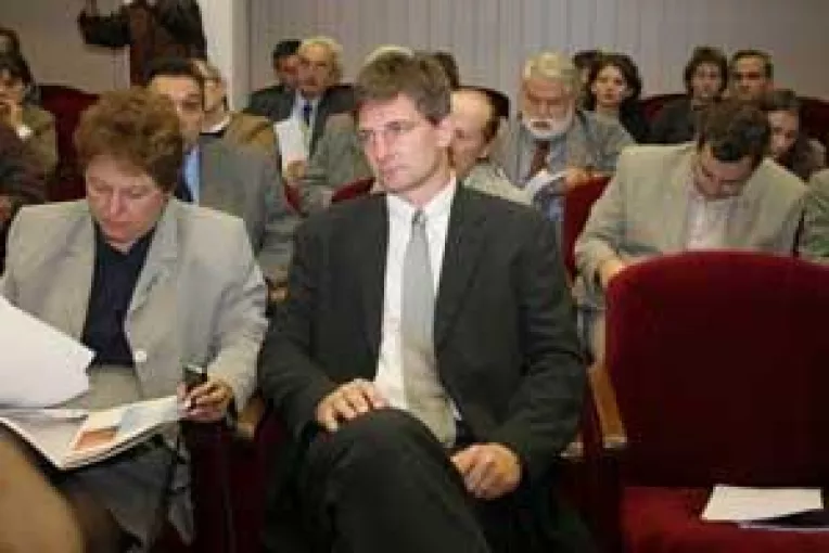 Datornicii primesc lovitura de "gratie". Plati la mica intelegere