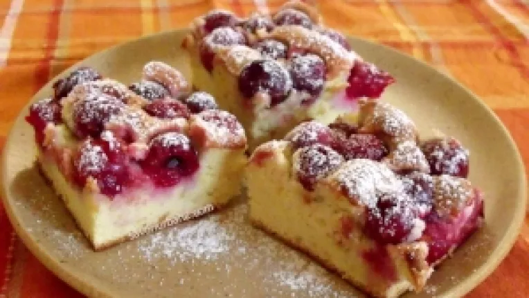 Delicioasa si usor de preparat: PRAJITURA CU VISINE