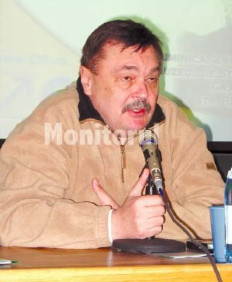 Democratii, analizati si "rasi"