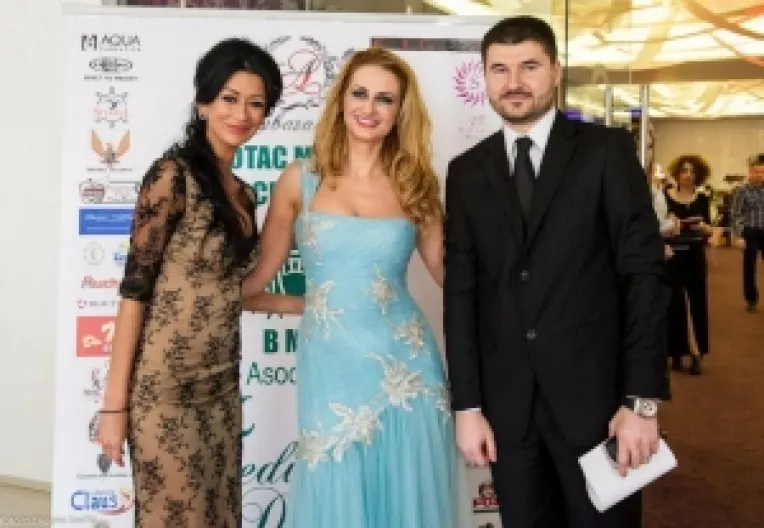 Denisa Tanase, prima aparitie oficiala alaturi de sotul ei, medicul de recuperare Cornel Brotac