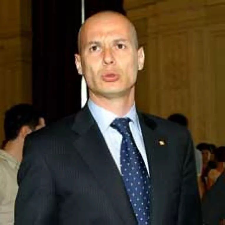 Deputatii ar putea avea o vacanta mult mai scurta