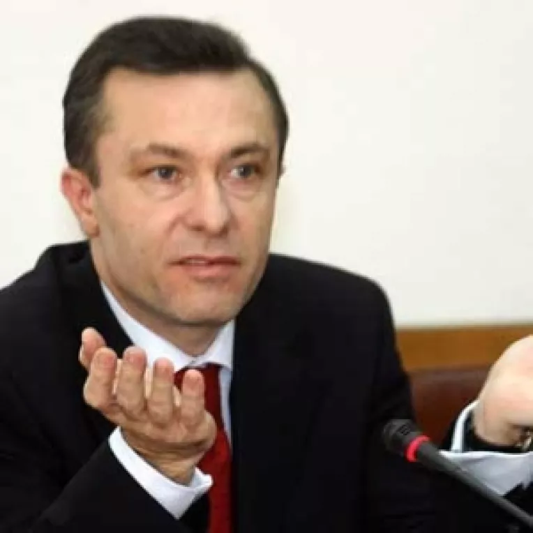 Desi se gandeste la un alt guvern, PSD nu vrea sa faca jocul PD
